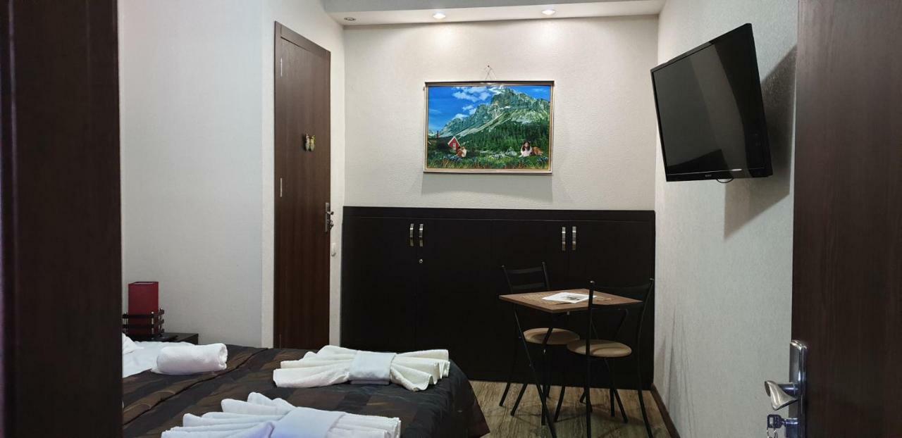 Nino'S Hotel On Tsamebuli Тбилиси Екстериор снимка